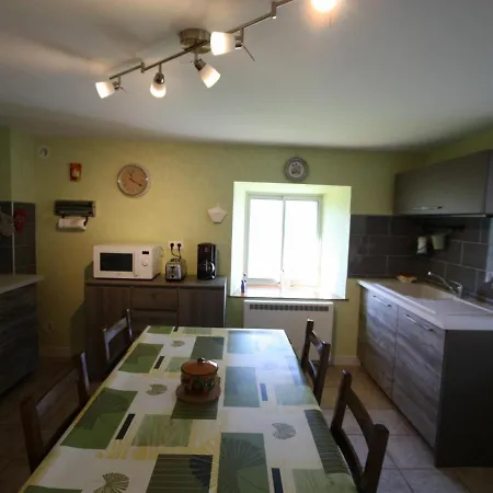 Vakantiehuis Gite A Avec Cour, Parking Et Animaux Admis - Fr-1-589-81